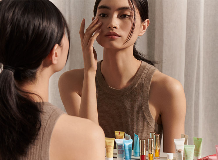 How to combat dull skin complexion | Clarins Singapore